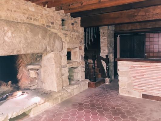 Maison
         10 pièces
        - 230 m²