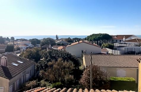 Maison
         10 pièces
        - 230 m²
