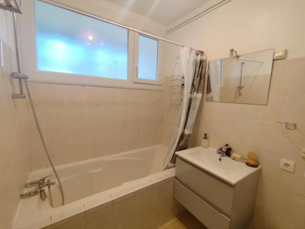 Appartement T5 rez-de-chaussée - La Peyrade
