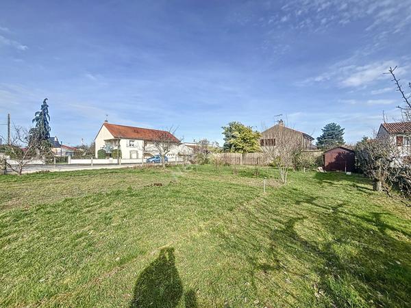 Terrain Constructible de 489 m² dans le Prisé Quartier du Dolmen à Poitiers