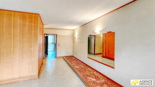 Versailles Montreuil St-Symphorien 4 pièces 100 m² situé au 3ème étage avec ascenseur, balcon et parking €645 000 ** - Référence 25819