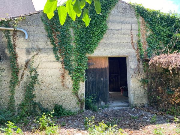 Bâtiment , Remise de 80M2 avec terrain de 362M2