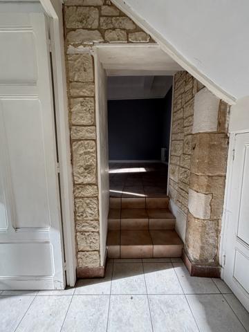 CHATILLON SUR SEINE : Proche du centre ville maison de 90m²rénovée avec remise et grange de 45m² Châtillon-sur-Seine (21400)