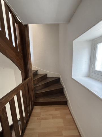 CHATILLON SUR SEINE : Proche du centre ville maison de 90m²rénovée avec remise et grange de 45m² Châtillon-sur-Seine (21400)