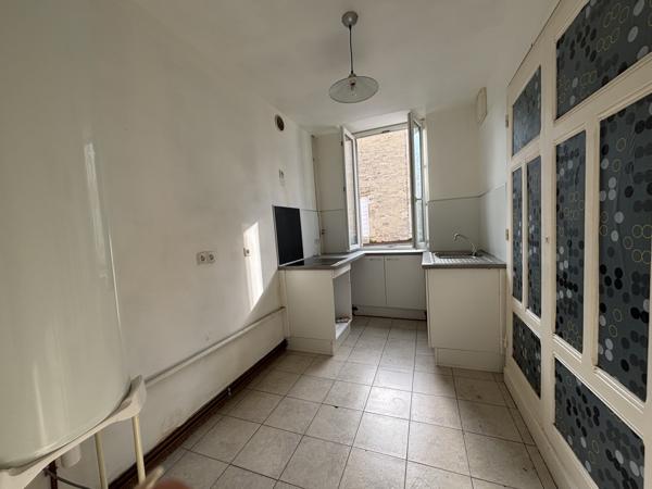 CHATILLON SUR SEINE : Proche du centre ville maison de 90m²rénovée avec remise et grange de 45m² Châtillon-sur-Seine (21400)