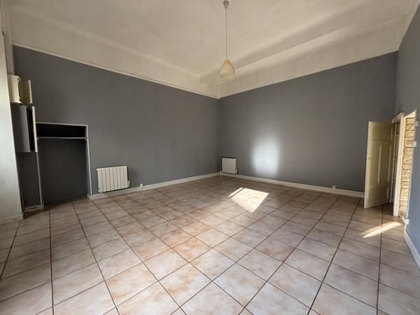CHATILLON SUR SEINE : Proche du centre ville maison de 90m²rénovée avec remise et grange de 45m² Châtillon-sur-Seine (21400)