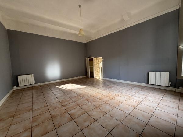 CHATILLON SUR SEINE : Proche du centre ville maison de 90m²rénovée avec remise et grange de 45m² Châtillon-sur-Seine (21400)