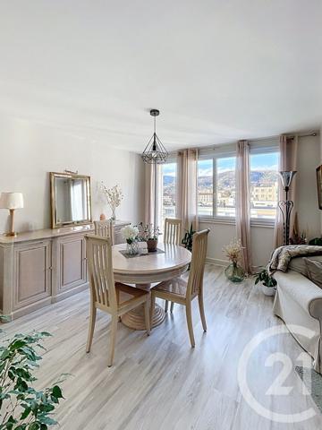 Appartement F4 à vendre  4 pièces - 68,77 m2 CLERMONT FERRAND - 63