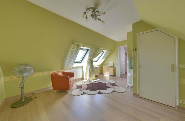 Maison avec piscine et large vue mer à Cancale