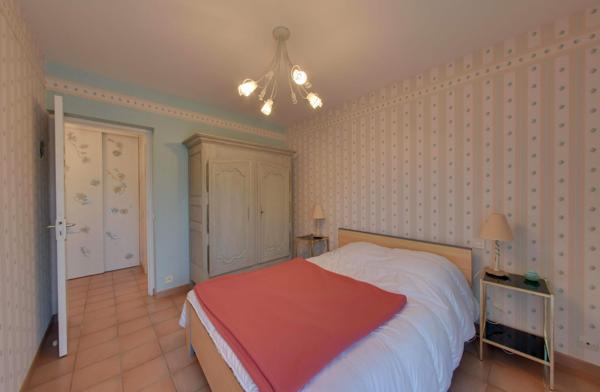 Maison avec piscine et large vue mer à Cancale