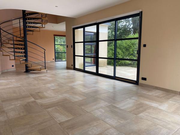 Magnifique villa contemporaine avec dépendances à Loctudy