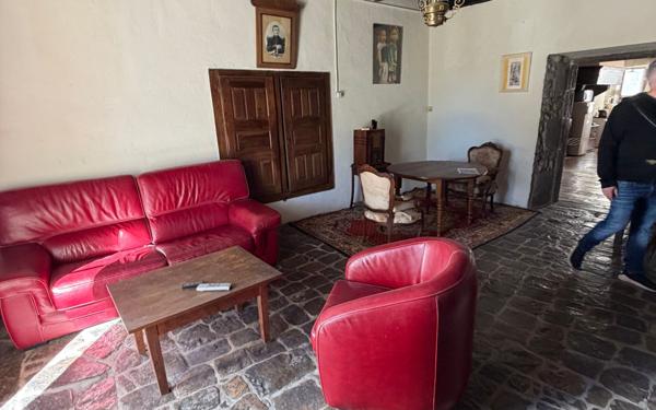 Maison à vendre    4 pièces • 140 m2 Villeneuve-de-Berg