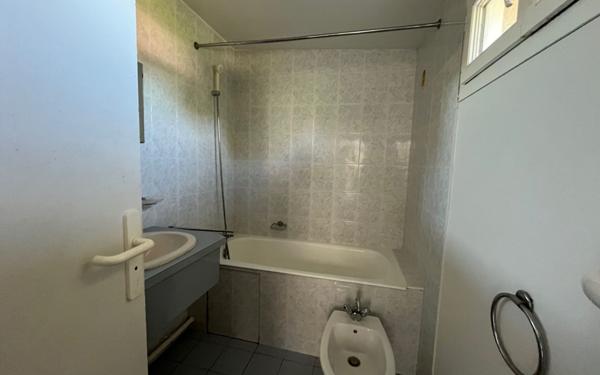 Appartement à louer    1 pièce •  Lanouaille
