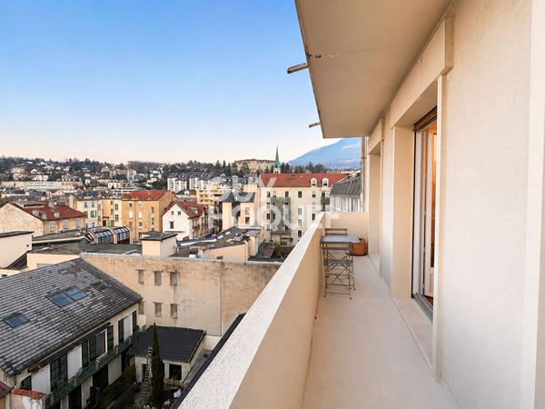 AIX LES BAINS, centre ville appartement de type 2 de 69 m² avec cave