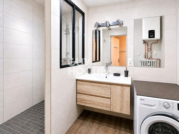 AIX LES BAINS, centre ville appartement de type 2 de 69 m² avec cave