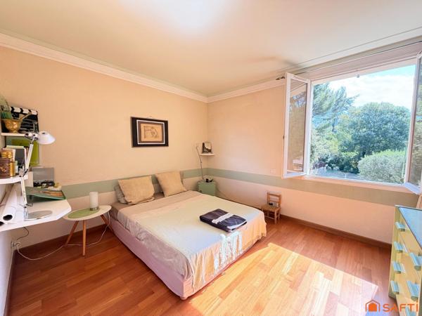 MAISON 185m2, 5 chambres, bureau, piscine, jardin!