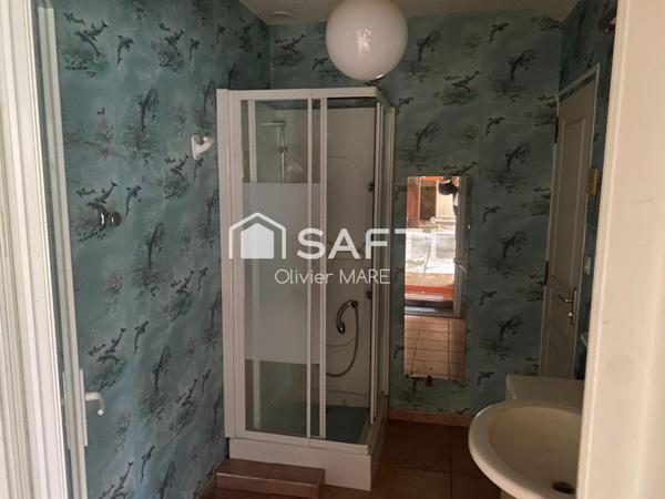 Maison en pierre, 80 m², 3 chs, terrain de 1625 m², Champsecret