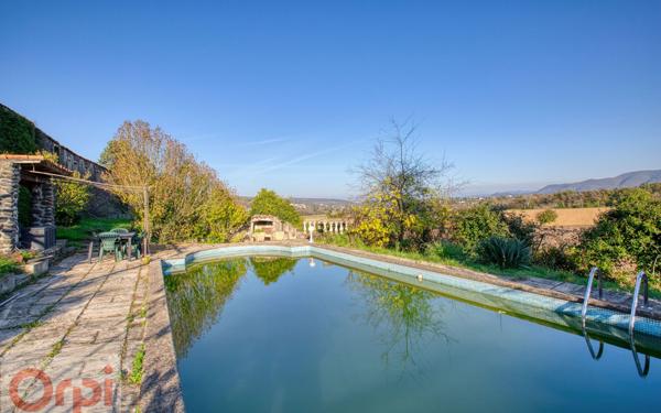 Maison à vendre    7 pièces •  Chomérac