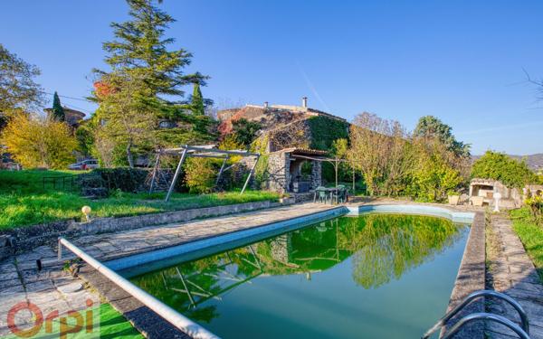 Maison à vendre    7 pièces •  Chomérac