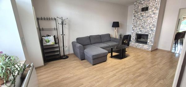 Belle Maison en Pierre Rénovée de 100 m² avec Cave voûtée, Terrasse couverte, Barbecue, Dépendance, Garage et Terrain clos et arboré de 533 m²