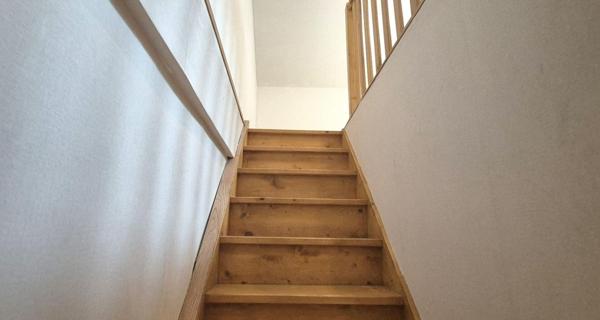 Belle Maison en Pierre Rénovée de 100 m² avec Cave voûtée, Terrasse couverte, Barbecue, Dépendance, Garage et Terrain clos et arboré de 533 m²