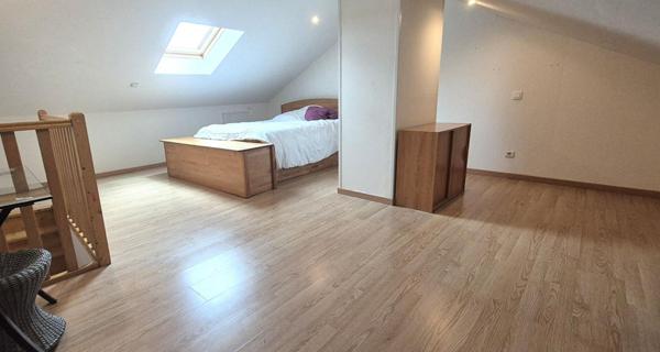 Belle Maison en Pierre Rénovée de 100 m² avec Cave voûtée, Terrasse couverte, Barbecue, Dépendance, Garage et Terrain clos et arboré de 533 m²