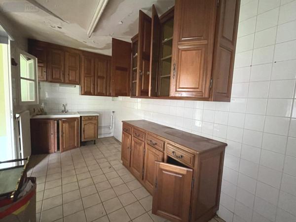 Maison à vendre à Connerré dans la Sarthe (72160), ref : 72033-228