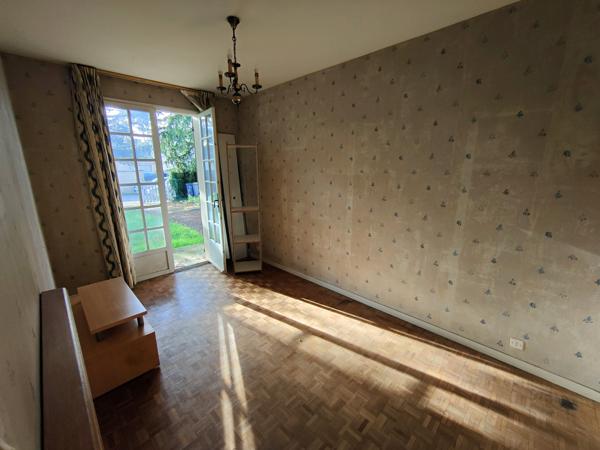 Maison de 90,05m² et dépendance d'environ 30m² sur 3 000m² de terrain avec piscine