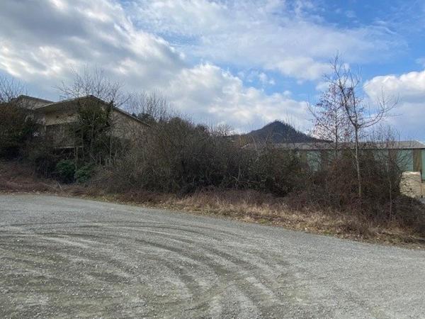 3 Bâtiments (1 bureau + 1 hangar + 1 atelier) 1025 m² + Terrain 11 391 m² (AUBIN - AVEYRON)
