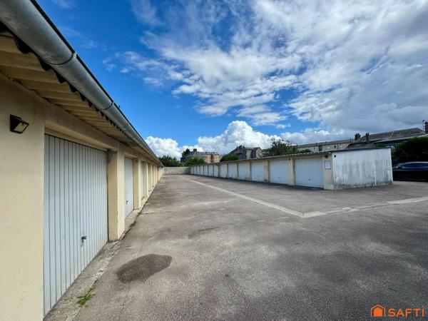 Lot de 29 garages maçonnés en monopropriété.