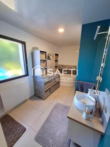 MAISON RECENTE EXCEPTIONNELLE ET ATYPIQUE