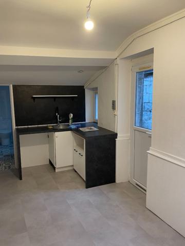 A LOUER LE LION D'ANGERS Appt T4 de 92 m2 avec petite cour fermée