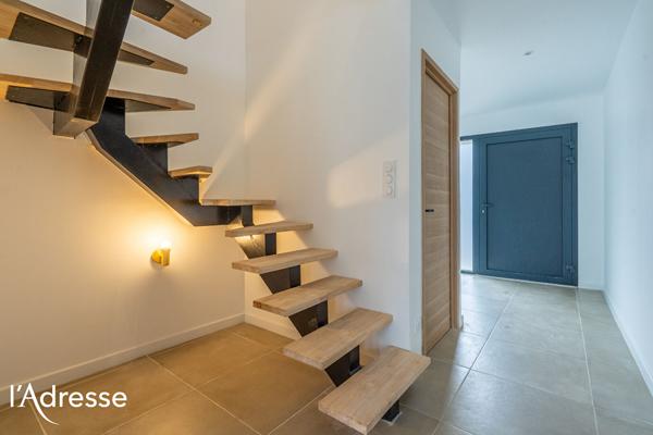 Proche Polyclinique Bordeaux Nord - Maison neuve de 110m² avec terrasse et piscine