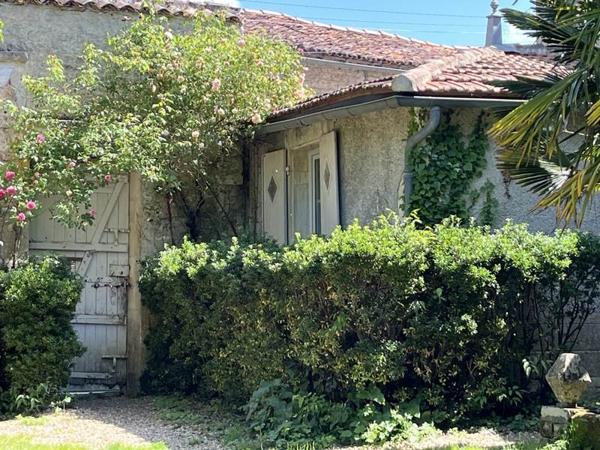 Maison à vendre |  Fontaine-Chalendray |  10 pièces | 320 m²