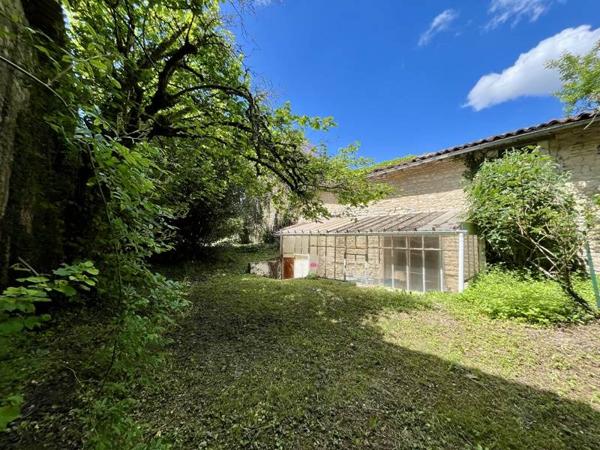 Maison à vendre |  Fontaine-Chalendray |  10 pièces | 320 m²