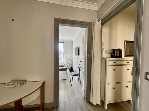 Location                                                      Appartement
                        
                     2 pièces                      31 m2                     à Boulogne-Billancourt