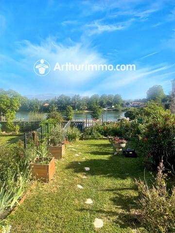 Vente                                                      Appartement
                        
                     4 pièces                      109 m2                     à Trévoux