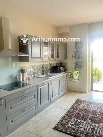 Vente                                                      Appartement
                        
                     4 pièces                      109 m2                     à Trévoux