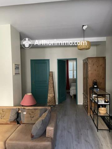 Vente                                                      Appartement
                        
                     4 pièces                      109 m2                     à Trévoux