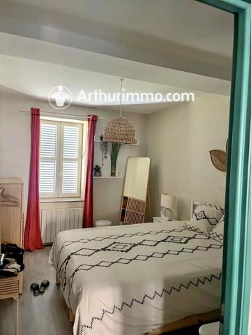 Vente                                                      Appartement
                        
                     4 pièces                      109 m2                     à Trévoux
