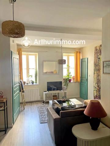 Vente                                                      Appartement
                        
                     4 pièces                      109 m2                     à Trévoux