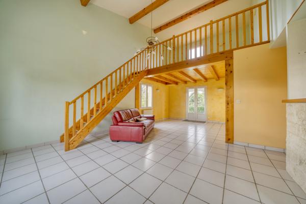 Maison de plain-pied 110 m² avec double garage entre Saintes et Pons 