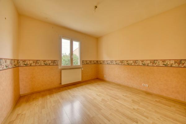 Maison de plain-pied 110 m² avec double garage entre Saintes et Pons 