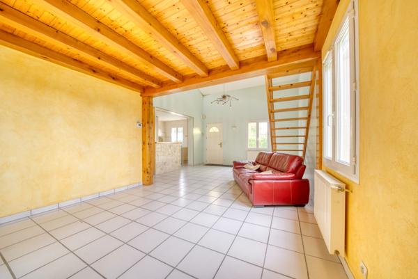 Maison de plain-pied 110 m² avec double garage entre Saintes et Pons 
