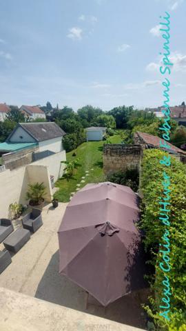 Maison intégralement rénovée et dépendance Villeneuve Saint Germain