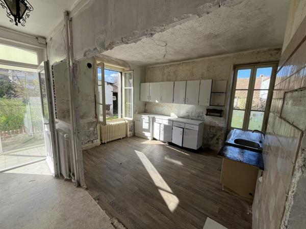 Maison à vendre |                                       Lavaveix-les-Mines |                                        11 pièces  |  255 m²