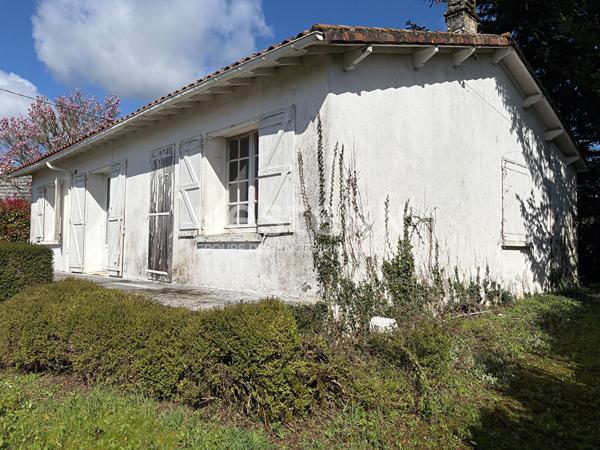 Maison plain-pied 4 pièces à vendre à La Châtaigneraie - Terrain 922 m²