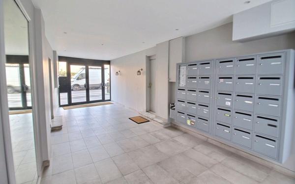 Appartement à vendre    2 pièces • 33 m2 Clichy