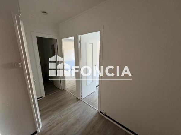Location Studio 27.85 m² - 10 ALLEE SIMONE DE BEAUVOIR Le Pont-de-claix 38800