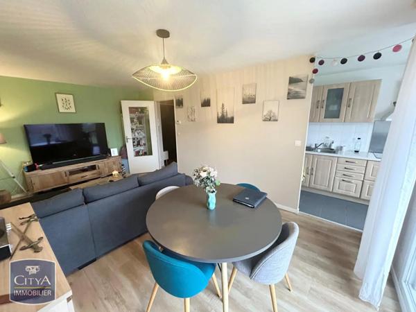 Appartement à louer 2 pièces 57.77m²